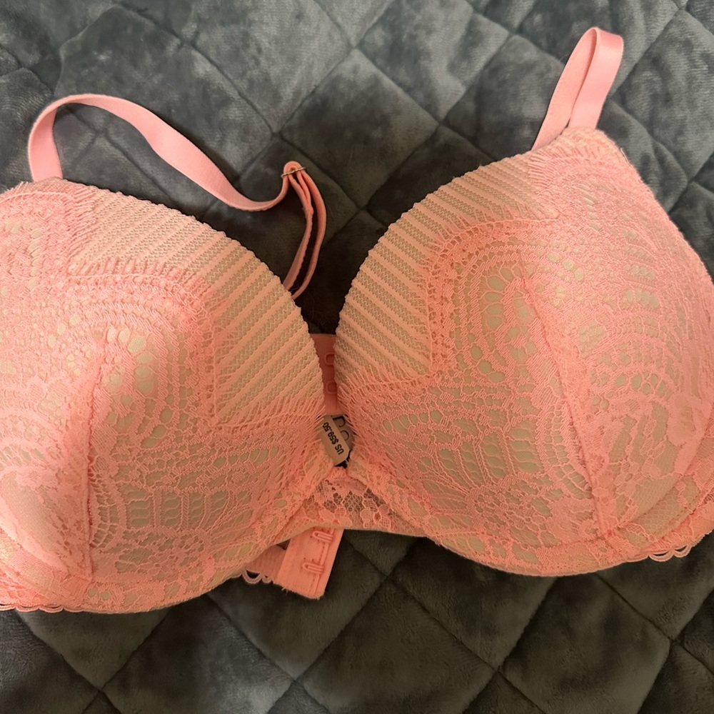 NWT VS Bra